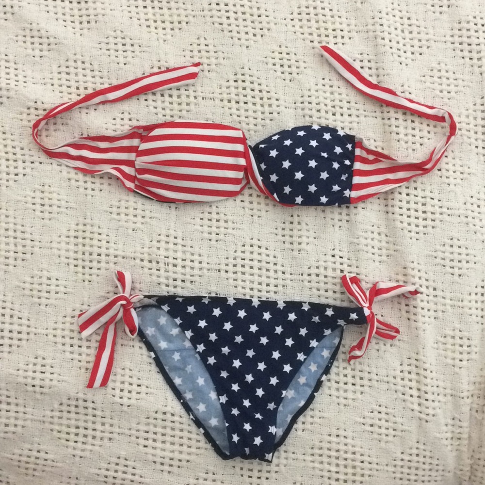 Stars and Stripes strapless bikini 👙